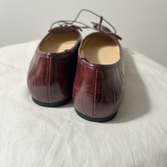 Liz Claiborne Maroon Croc-Embossed Flats - Picture 4 of 11